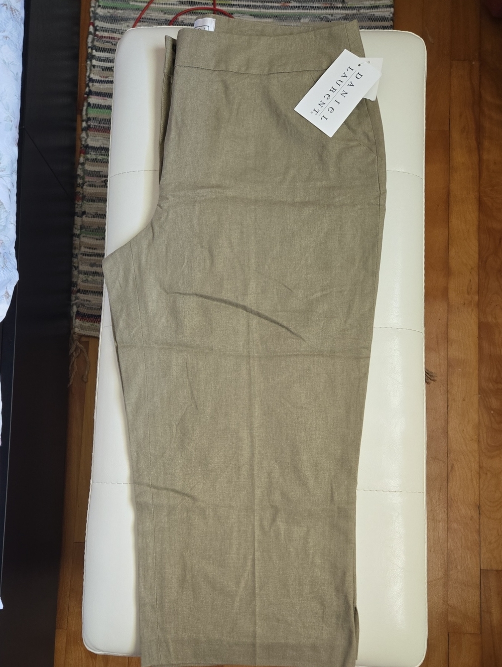 NWT Women’s Linen Cropped Pants – Size 14 – Neutral Khaki